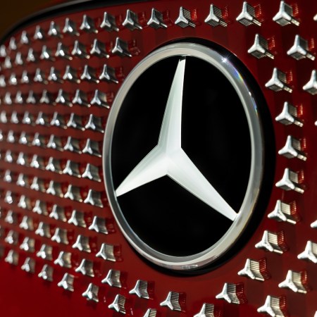 Mercedes logo