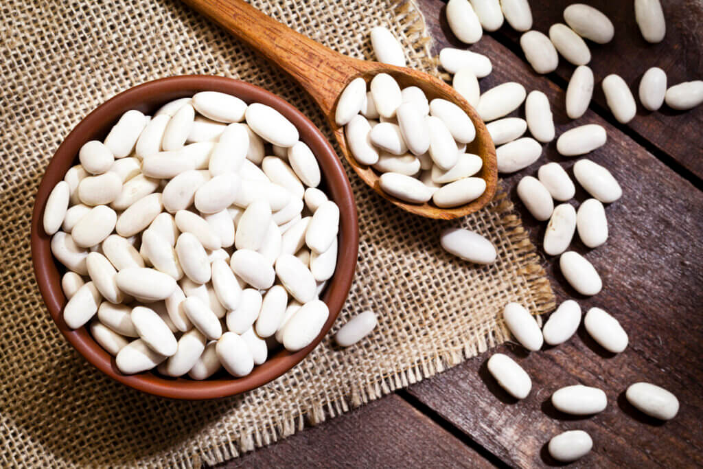 White beans in a bowl