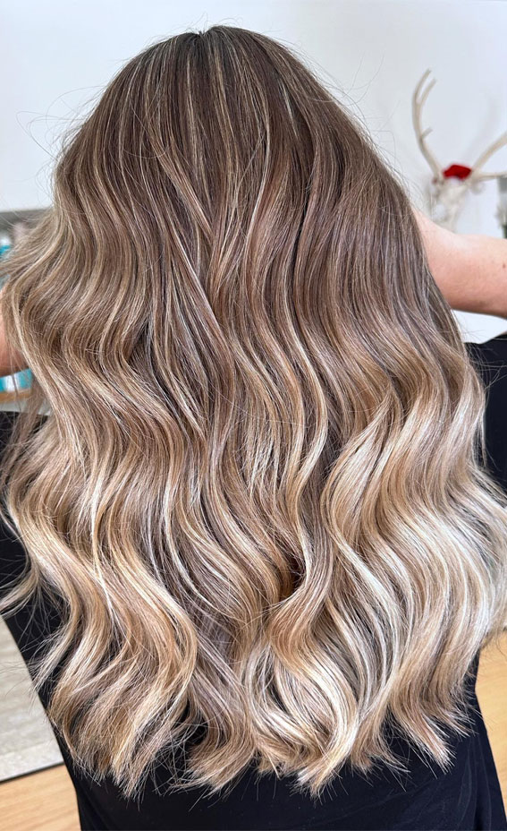 Winter Enchantment Hair Colours To Embrace The Season : Vanilla Latte Bronde