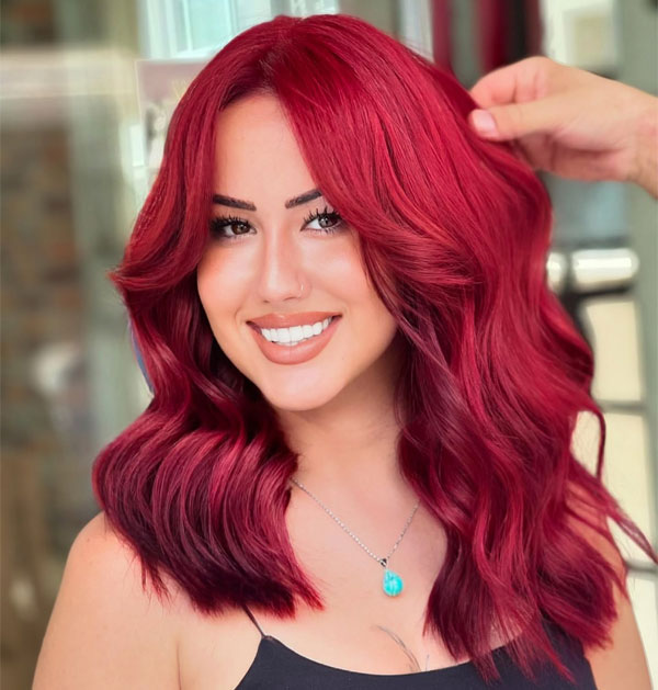 25 Red Hair Colour Ideas for a New Look: Fiery Red Wavy Shoulder-Length Hairstyle