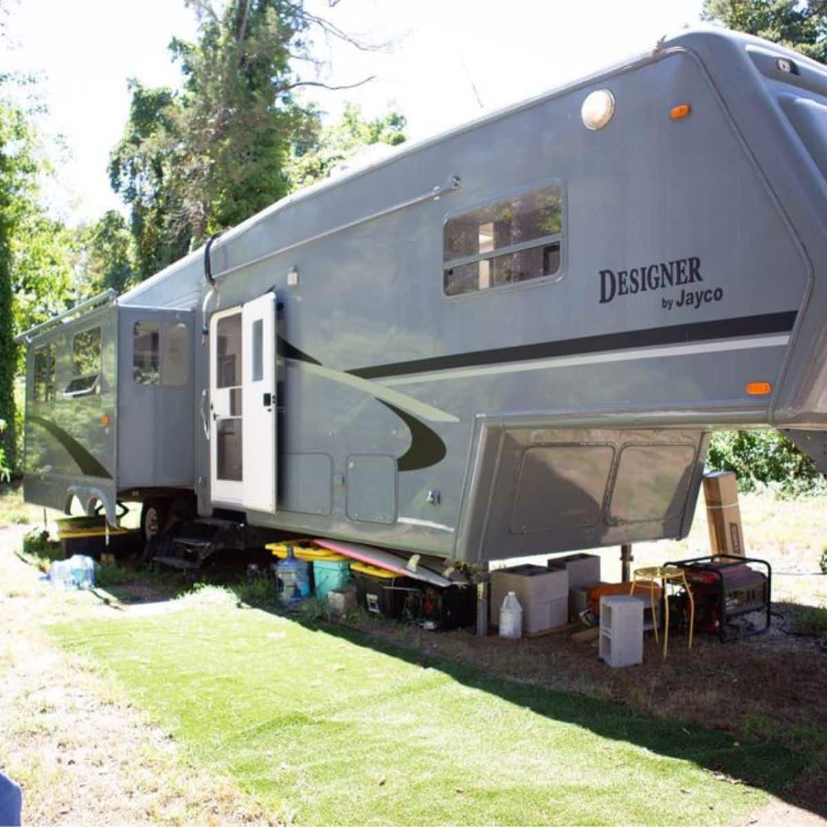 5Th Wheel Tiny Home Is Brand New, Costs A Mere 20 Grand!