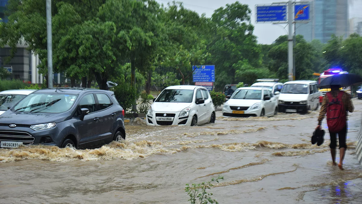 मानसून सीजन में कार और उसके इंजन को कैसे रखें सुरक्षित