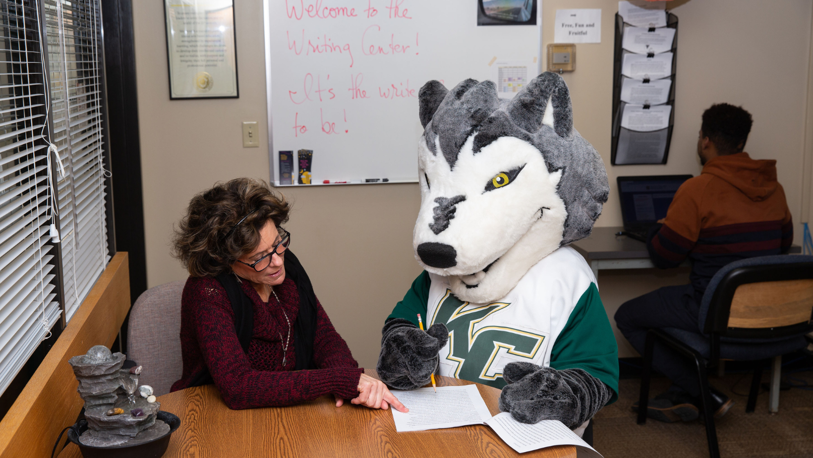 Kaycee in the Writing Center