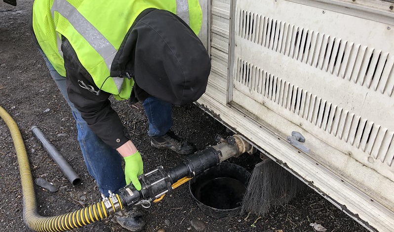 Portland pilot program removes waste from RVs of houseless | KOIN.com