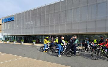 Palaiseau, septembre 2024. La société Horiba France met en place des formations sécurité, des ateliers d’auto-réparation ou encore des sorties communes entre collègues. DR