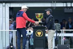 Jim Furyk a remporté son duel face à Mike Weir. (Eric Bolte/IMAGN IMAGES/Presse Sports)