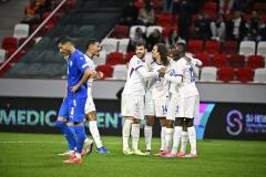 Les Bleus ont dominé Israël, ce jeudi à Budapest.  (S. Mantey/L'Équipe)