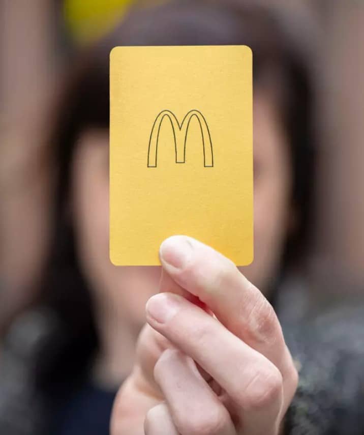 McDonald's : vous pouvez manger chez eux gratuitement pendant 1 an grâce à  cette carte !