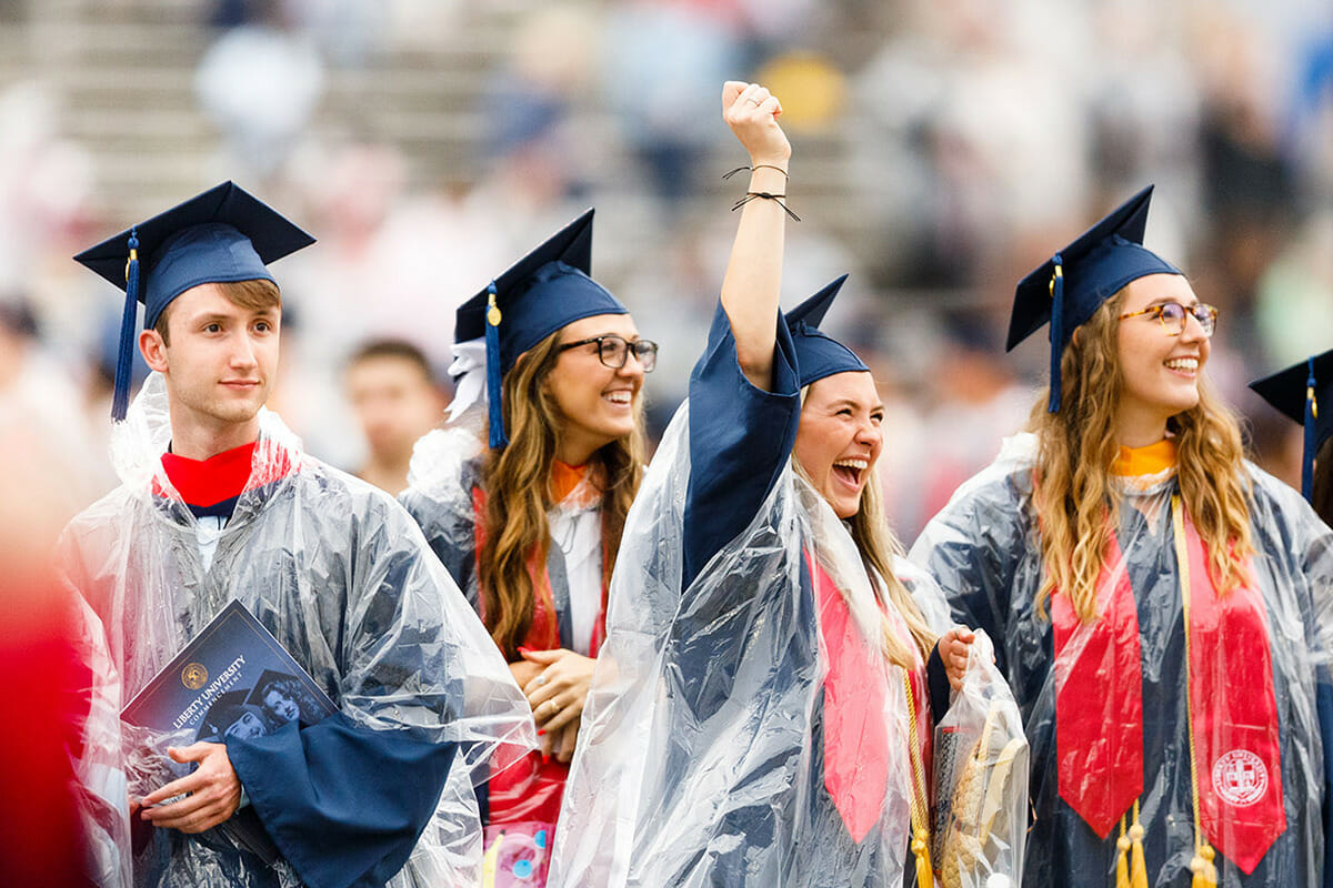 Class of 2022 learns to define personal, faithled success during