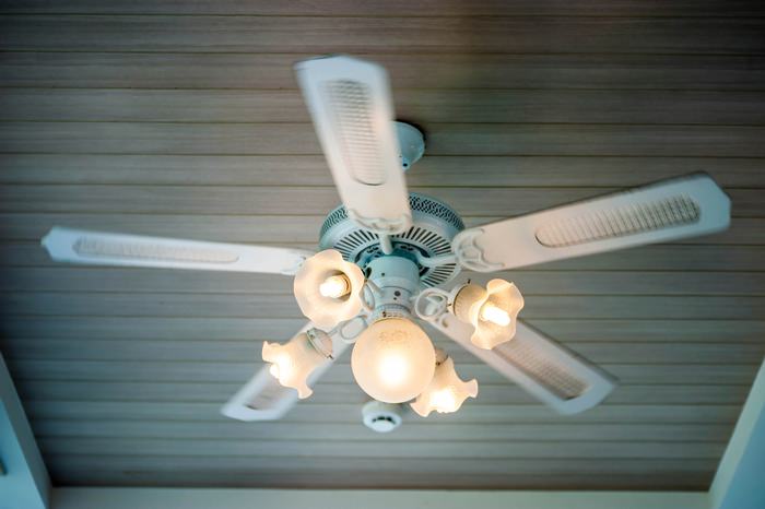 How To Change Ceiling Fan Light Bulb