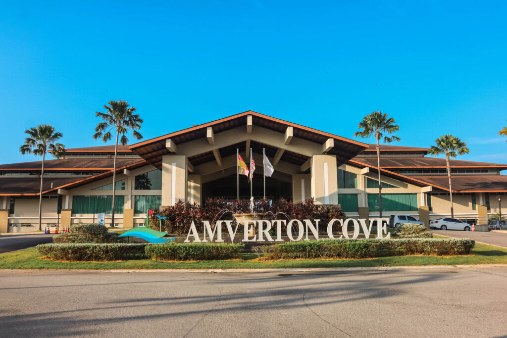 The entrance to the resort and golf course