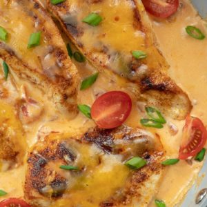 This Cheesy Jalapeño Keto Chicken is the perfect easy dinner with just 5 net carbs! This recipe is perfect for busy nights and easy keto meal prep!