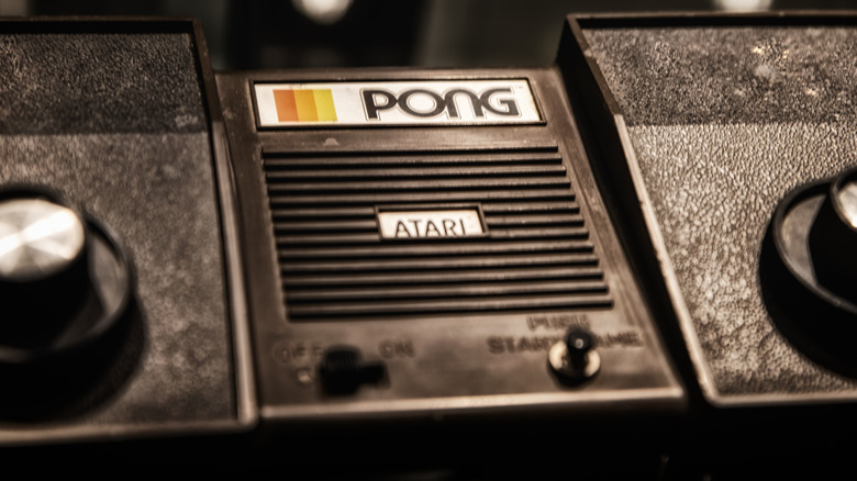 Pong cartridge in Atari system