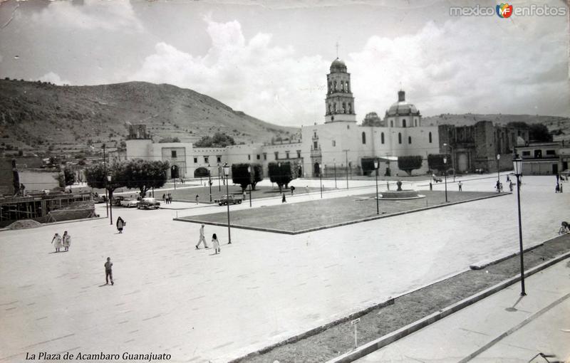 La Plaza de Acambaro Guanajuato. - Acámbaro, Guanajuato (MX15016820336182)