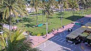 A live view of Avalon Hotel, Miami Beach