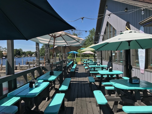 Best Waterfront Restaurant Castaways