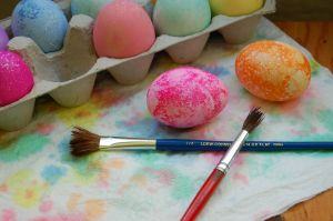 painting eggs