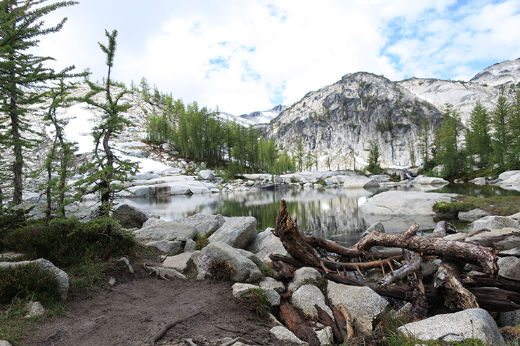 enchantments hiking lake viviane