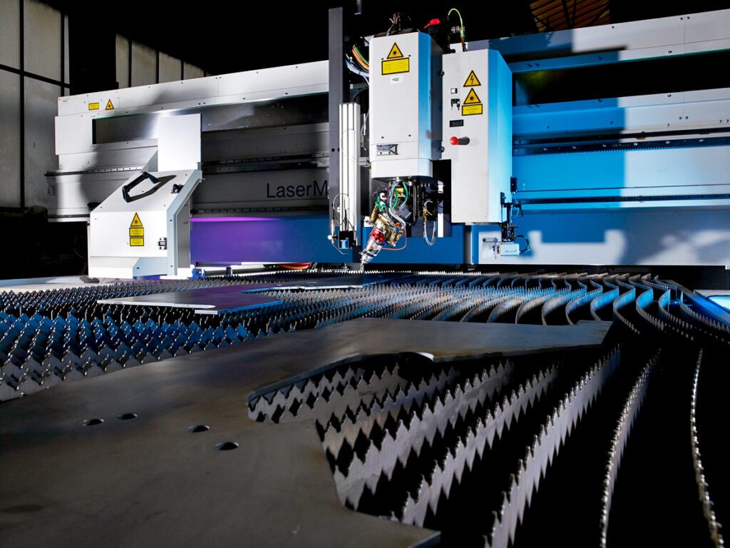 Bevel laser cutting