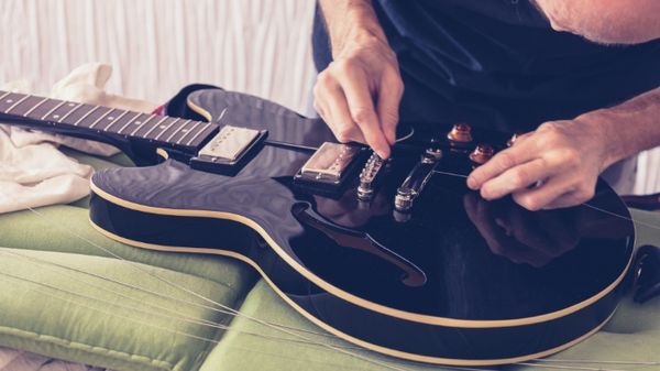 Article: Guitar Maintenance: How To