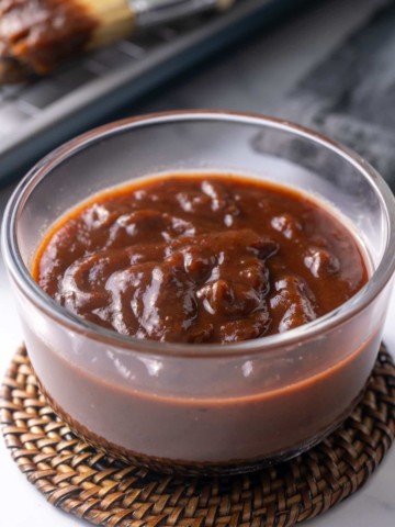 Jerk bbq sauce in glass bowl