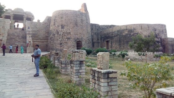 Padavali fort and temple