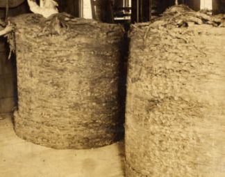 &quot;Packing a Hogshead&quot;. Image courtesy of Filson Historical Society via Smithsonian Institute.