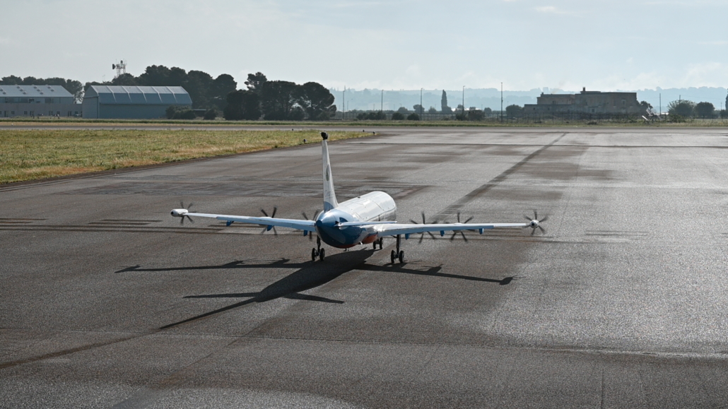 First flight with electric scale model - NLR News