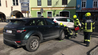 Autos krachten am Waidhofner Hauptplatz zusammen