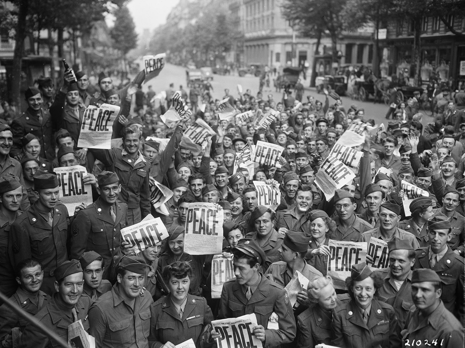 People Fighting In World War 2