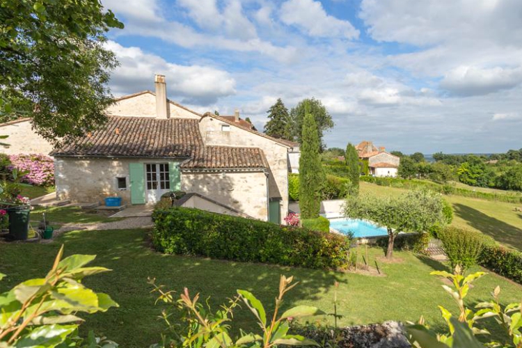 villas in the Dordogne