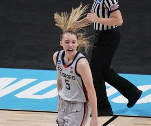 Paige Bueckers UConn knee injury