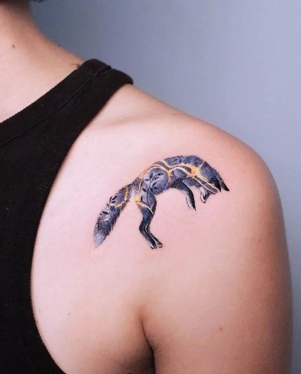 Kintsugi fox shoulder tattoo by @debrartist