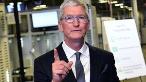 Apple CEO Tim Cook reportedly donated $1 million to Trump inauguration