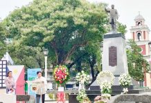 Iloilo City’s commemoration of the 128th martyrdom of Dr. Jose P. Rizal on Dec. 30, 2024 featured a flag-raising ceremony, wreath-laying, volley fire, and floral offerings at the Rizal monument in Plaza Libertad. AJ PALCULLO/PN