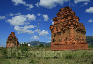 Hoa Lai Cham Towers