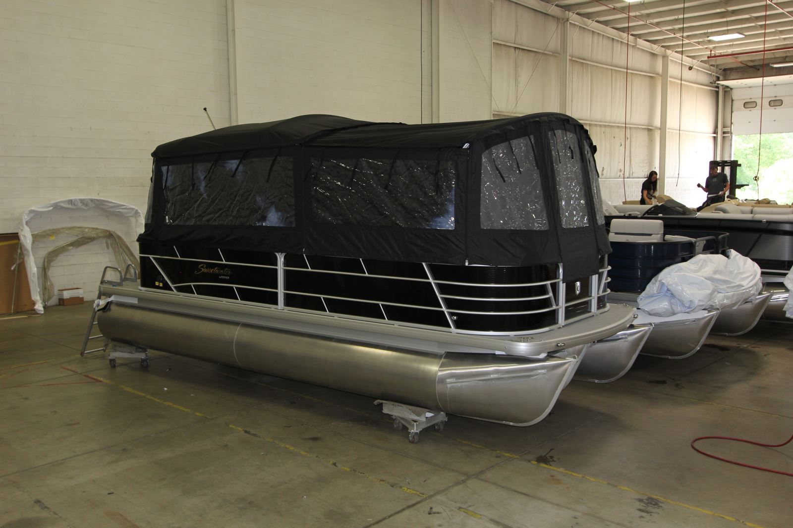 Pontoon Toilet Enclosure