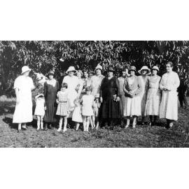 Group at Beekeepers Field Day, held at Oakleigh, Redbank Plains, Ipswich, 1933