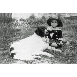 Edna May Bridley with her pet 'Sailor', West Ipswich, 1912