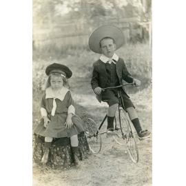 Edna May and Charles William Bridley, West Ipswich, 1912