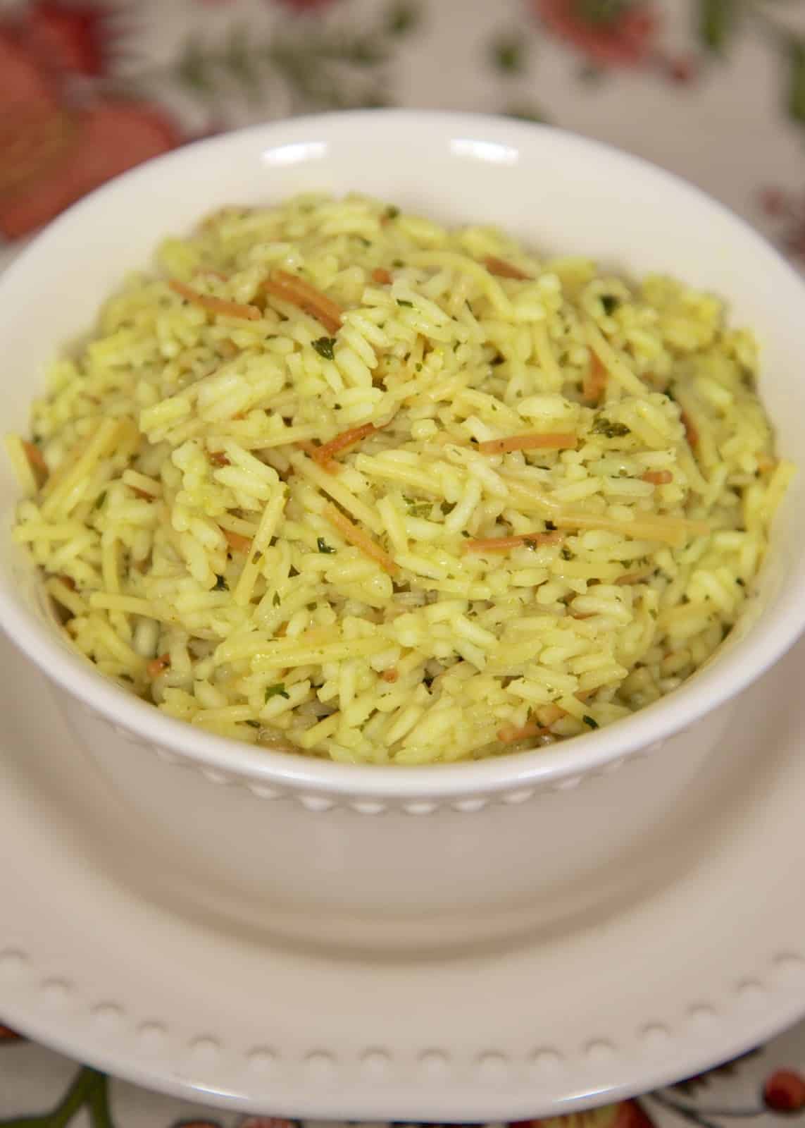 Homemade Chicken Rice-A-Roni Recipe - you'll never use the boxed stuff again! Rice, spaghetti, chicken bouillon, Italian seasoning, parsley, garlic powder. SO good and super easy to make. I like to mix up the ingredients and put into baggies for a quick side dish during the week.