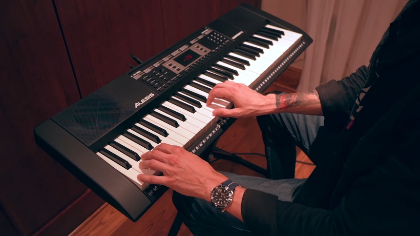 Yamaha PSR E373 Review: Excellent Portable Piano