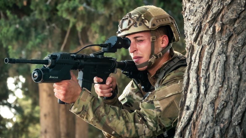 This high-tech gunsight could allow soldiers to shoot around corners, Matrix-style