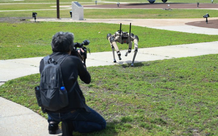 Ghost Robotics now makes a lethal robot dog