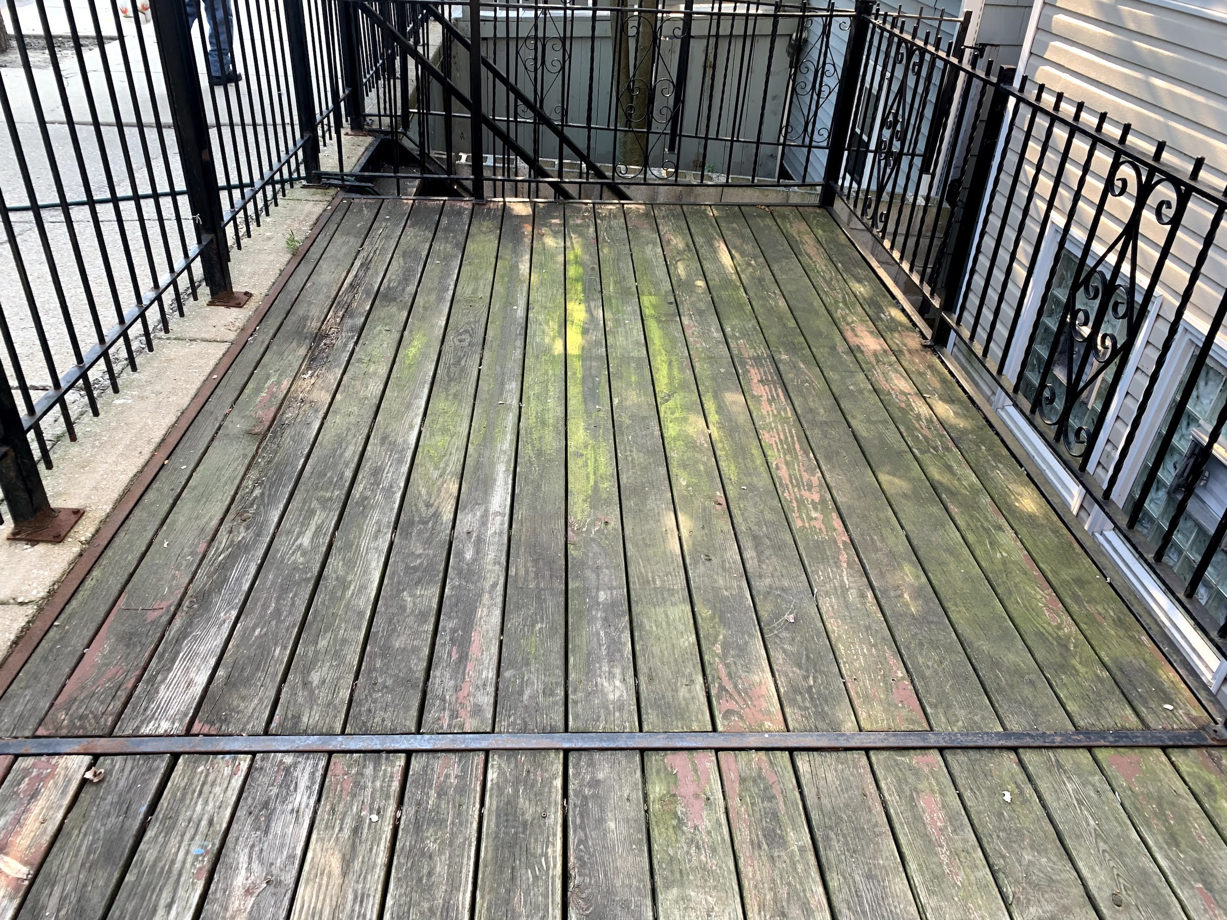 Deck Cleaning Chicago