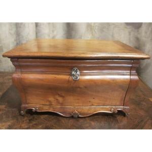 Rare Master's Chest Of Drawers Containing An Office Necessary - Inkwell