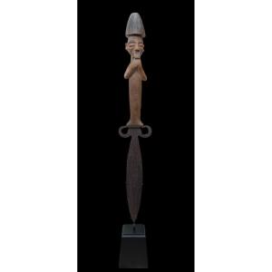 Très Rare Couteau/épée Figurative De La Tribu ‘yaka’ Du Congo -afrique- Début 20e Siècle