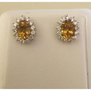 Paire de boucles d'oreille, or, saphirs jaunes et diamants