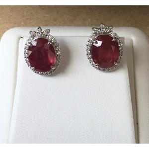 Paire de boucles d'oreille, or, rubis et diamants