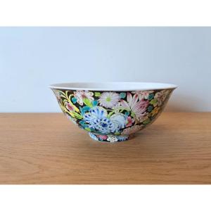 Chine , Coupe "mille Fleurs", Porcelaine émaillée , XX°. 